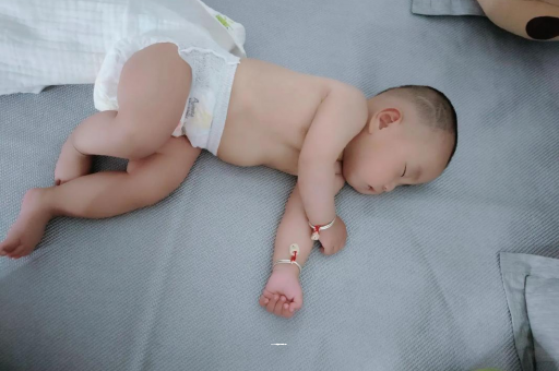 兴化宝宝积食发烧怎么处理